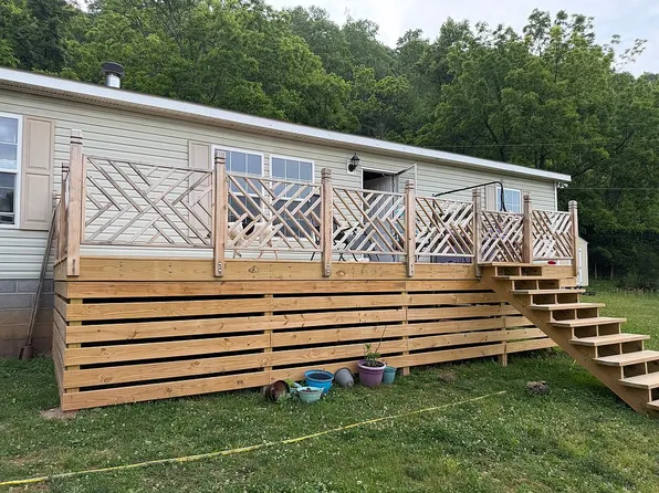 139 Haywood Ln, Sugar Grove, VA 24375