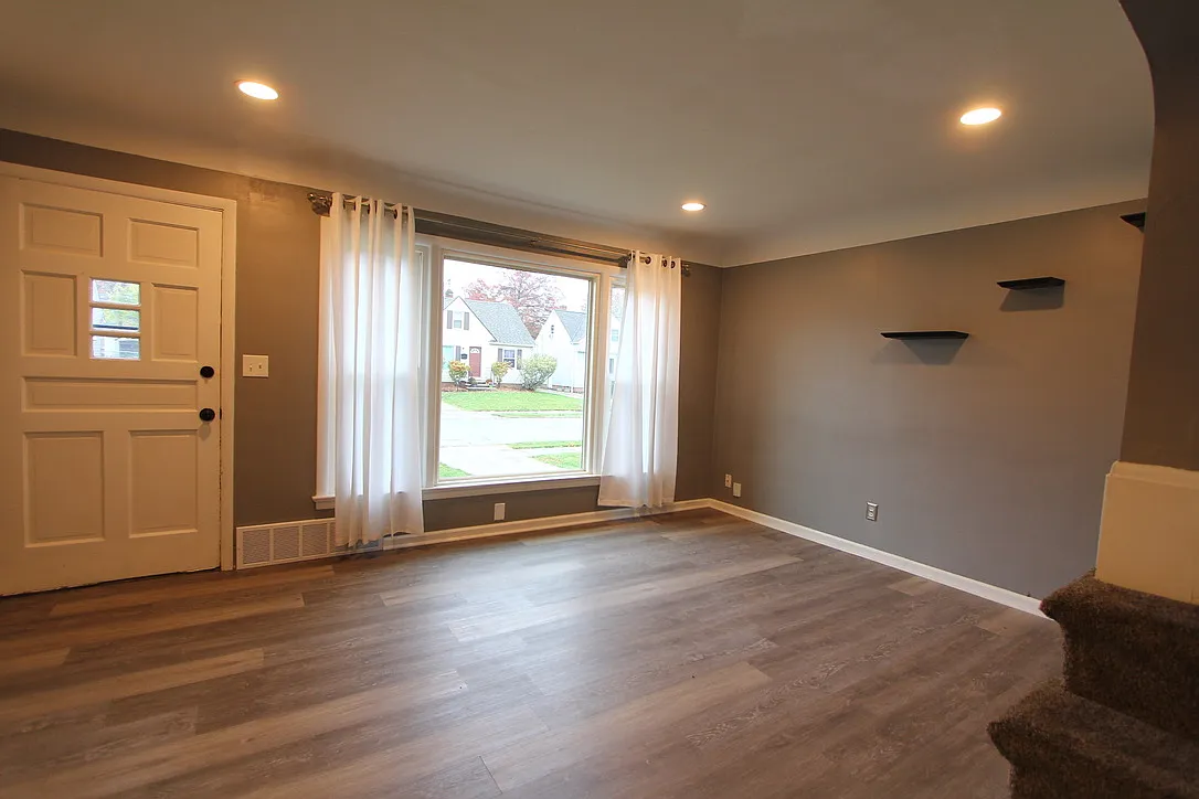 3 bed, 1482 sqft, $1,800 — Photo 2