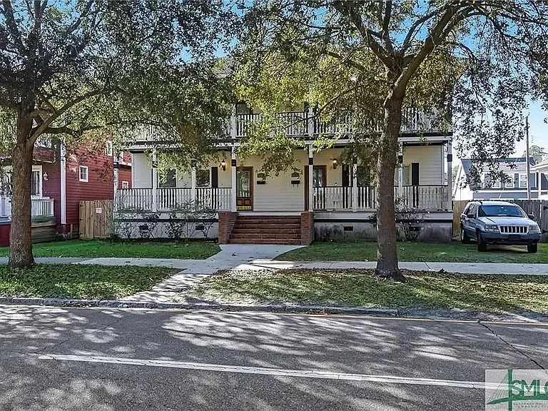 637 E Henry St #B — Photo 2