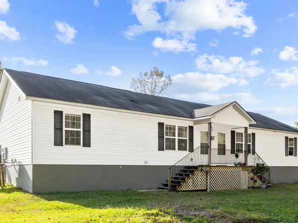 255 Winery Rd, Sneads Ferry, NC 28460