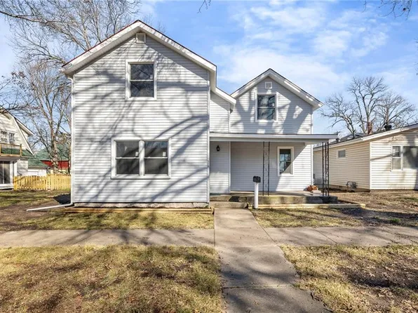 325 S Elm St, Ottawa, KS 66067