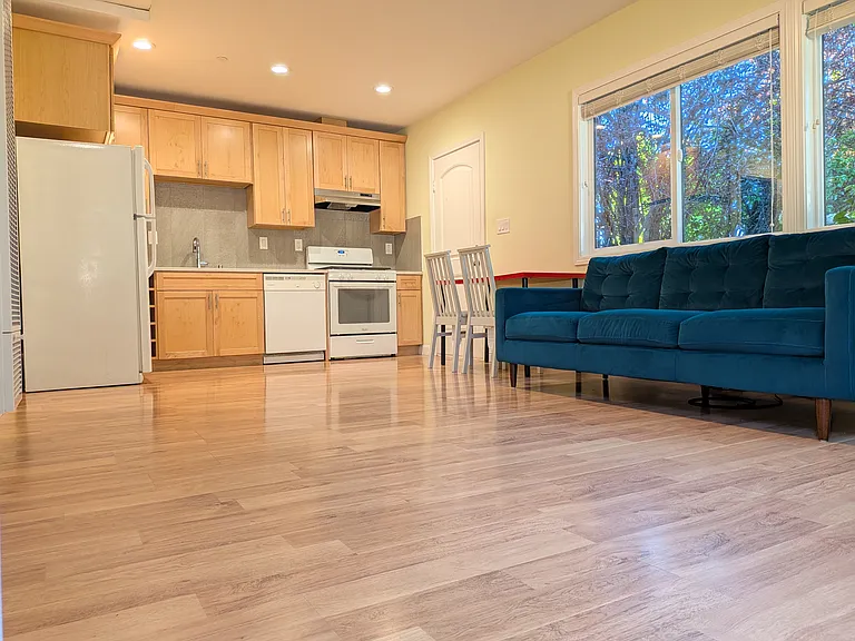 2308 Hillside Dr — Photo 12