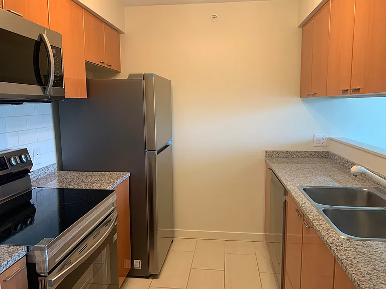 1200 Georgia St W #2303 — Photo 3