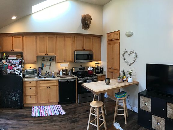 5th image of 307 Woodrow Ave #B