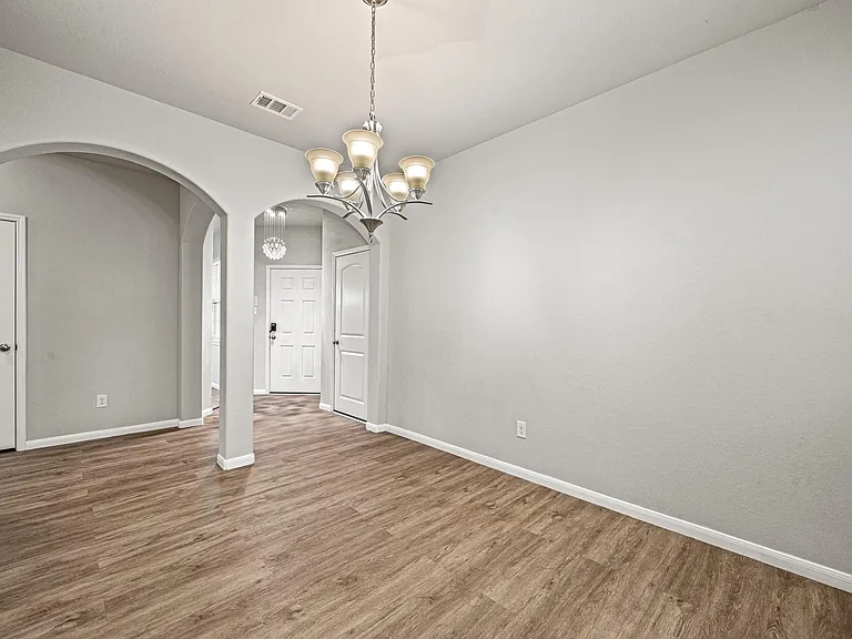 13826 Andover Park Dr — Photo 9