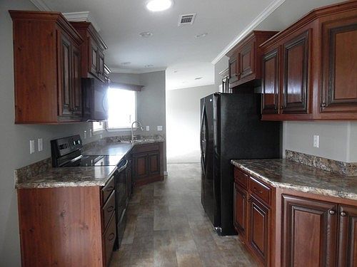 5th image of 538 Bahama Ln