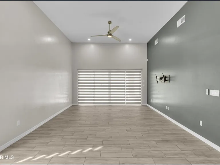 13729 Lago Vista Ave — Photo 19