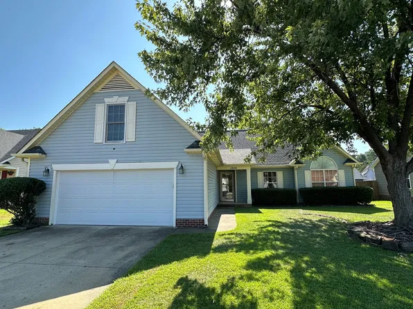 1519 Pinebrook Dr, Fayetteville, NC 28314
