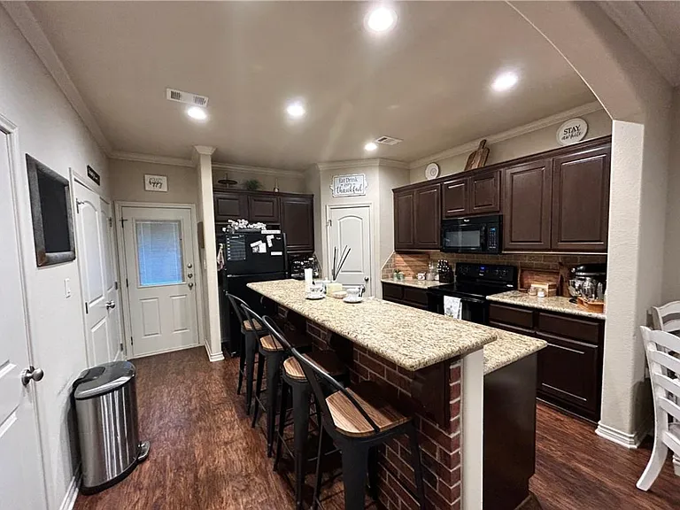 98 Forest Dr — Photo 5