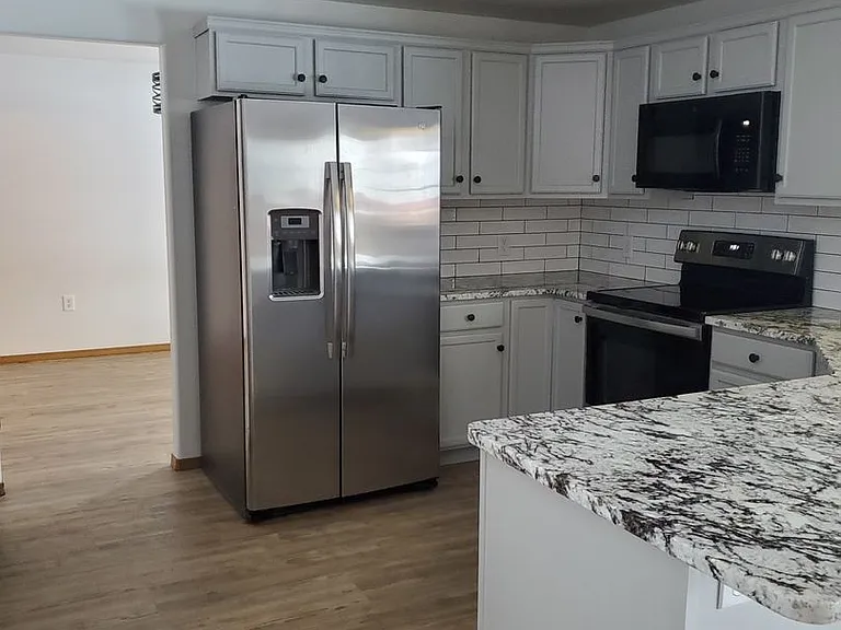 1349 E Greens Loop — Photo 12