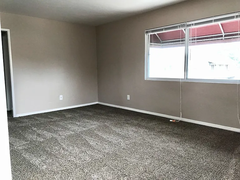 3144 Grape St — Photo 9