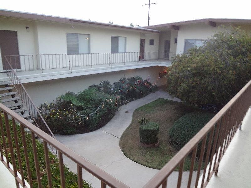 Clean Courtyard