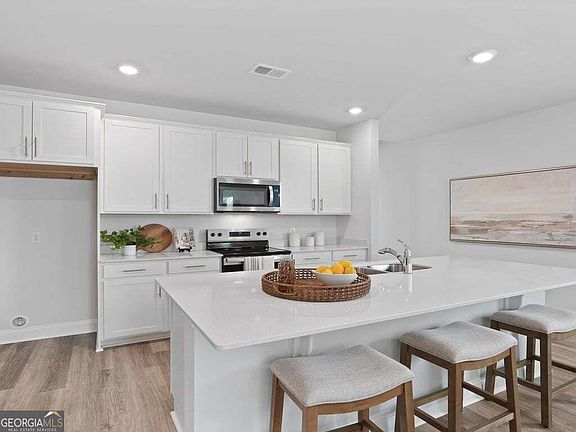 2nd image of 242 Hammersmith Lndg
