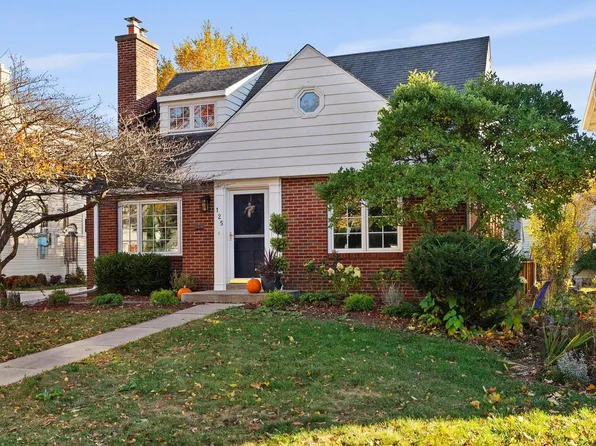 125 West Montclaire AVENUE, Whitefish Bay, WI 53217