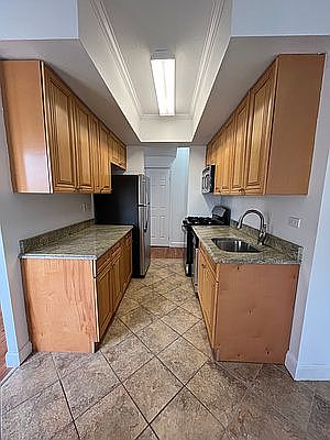 4th image of 747 10th Ave APT 38A
