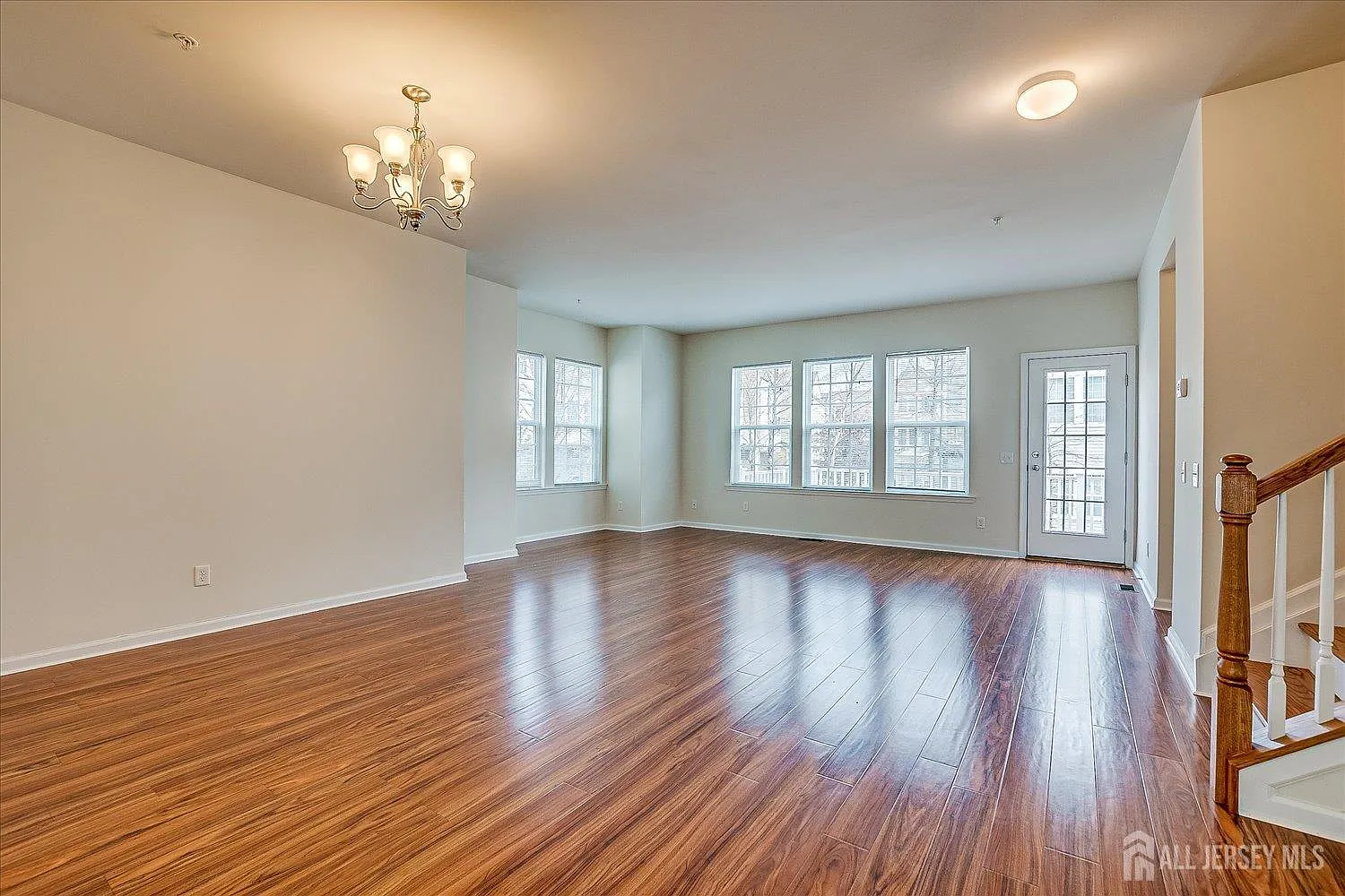 3 bed, 3.5 bath, 2256 sqft, $4,250 — Photo 3