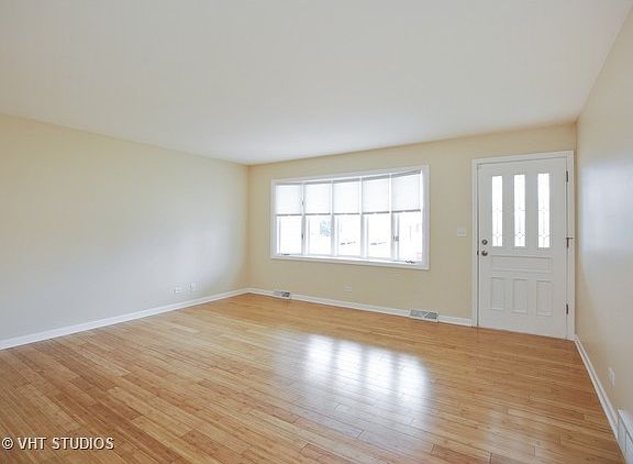2nd image of 660 Kenilworth Ave