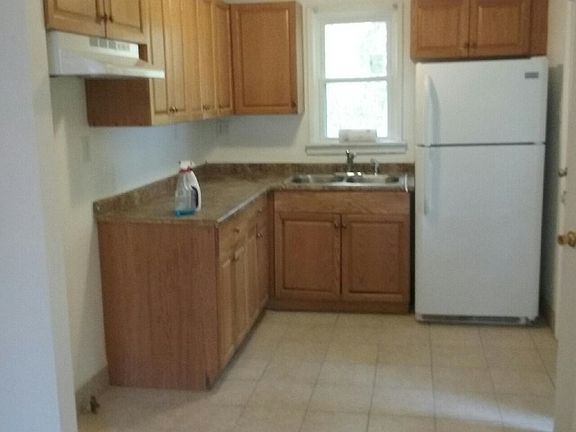 5th image of 462 Kennedy Ave