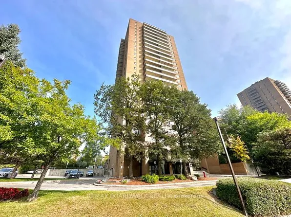 505 Saint Laurent Blvd #804, Ottawa, ON K1K 3X4