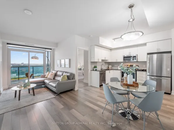 7167 Yonge St #912, Markham, ON L3T 0E1