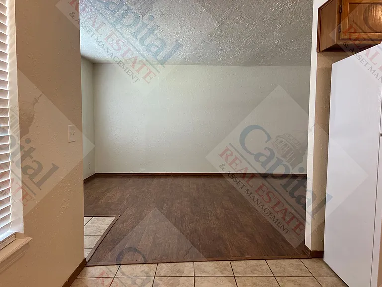 1322 Glen Oaks Ct — Photo 8