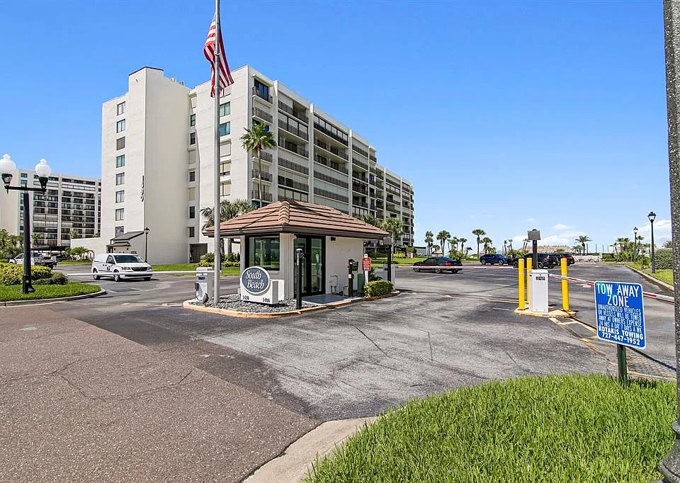 1400 Gulf Blvd #212