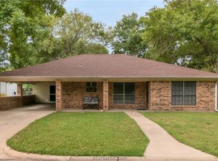 909 N Judson St, Navasota, TX 77868