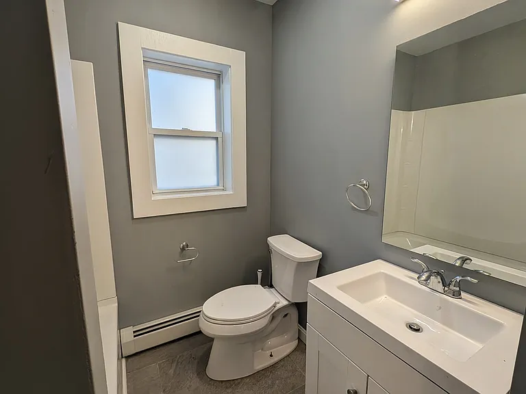 168 Waterman Ave — Photo 13