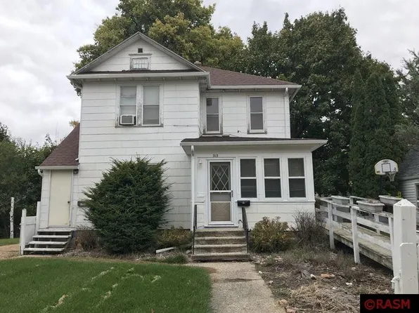 315 E 2nd St, Blue Earth, MN 56013