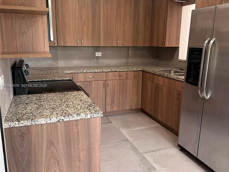 14240 S Biscayne River Dr — Photo 2