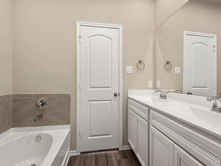 9278 Inland Leather Ln — Photo 19