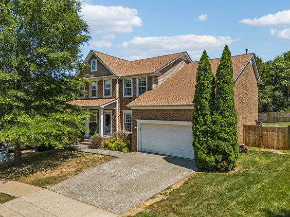 327 Forest Bend Dr, Mount Juliet, TN 37122