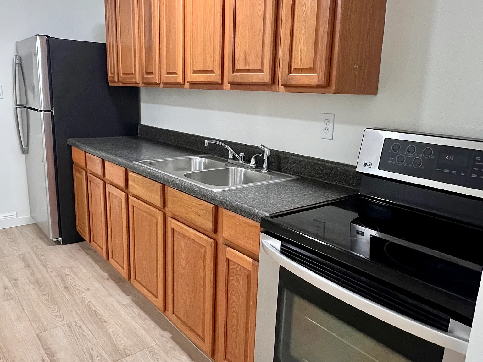 2 bed, 776 sqft, $1,550 — Photo 3