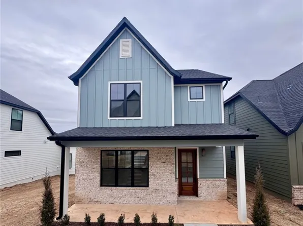 2409 S 31st St, Rogers, AR 72758