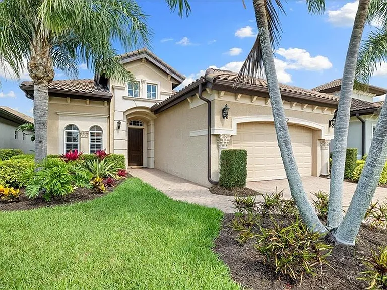 7831 Valencia Ct — Photo 2