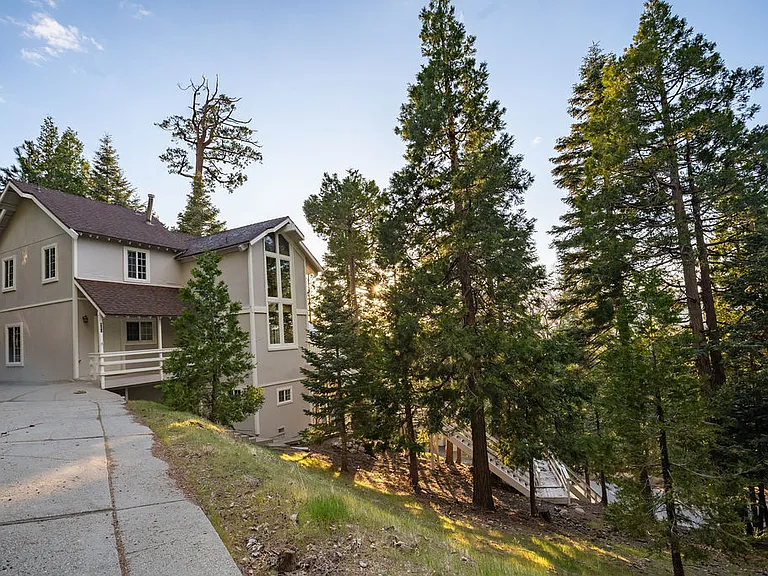 521 Pioneer Rd — Photo 46