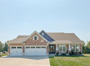 40 Sycamore Grove Dr, Troy, MO 63379