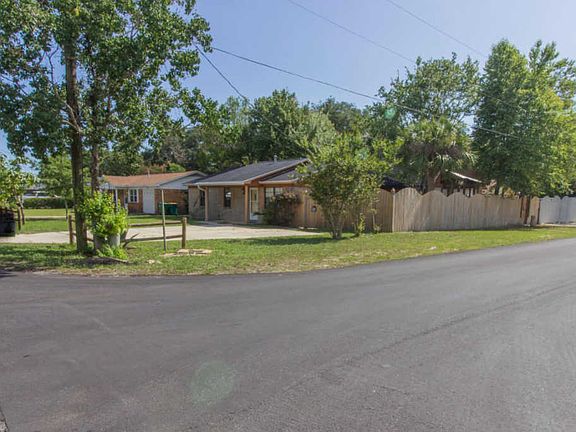 2nd image of 220 Evergreen Dr