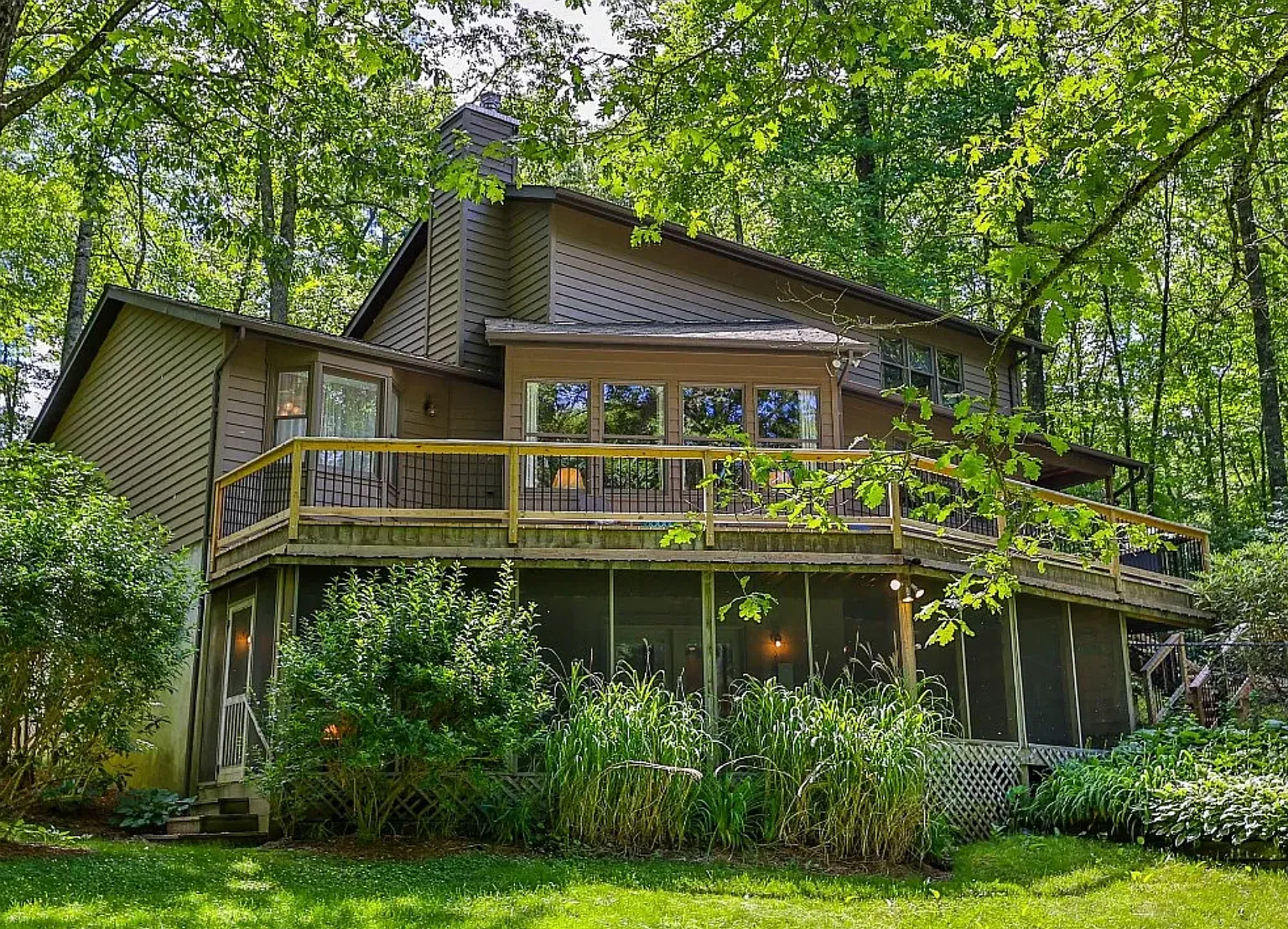 4 bed, 2800 sqft, $4,950 — Photo 1