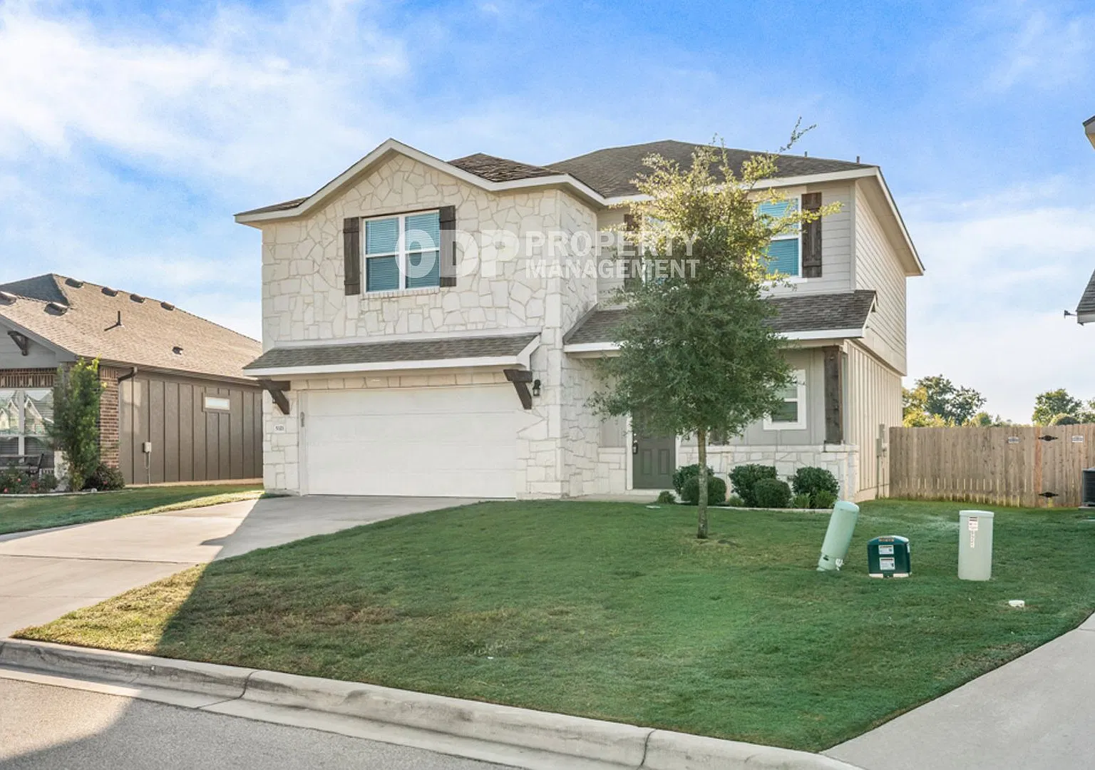 Gorgeous 2 story home in the Friars neighborhood - No backyard neighbors — Photo 2
