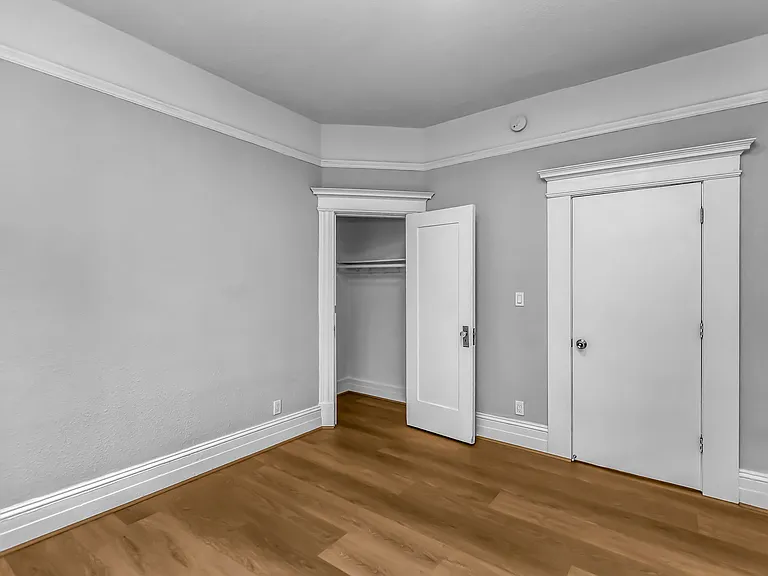 605 Jones — Photo 12