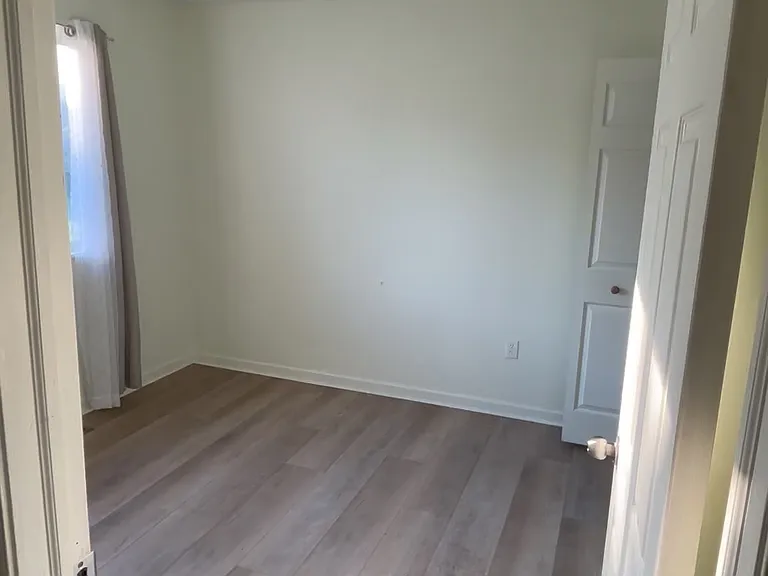 25111 Pearl St — Photo 3