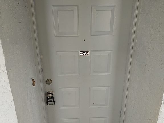 2nd image of 25204 Northlake Dr #204