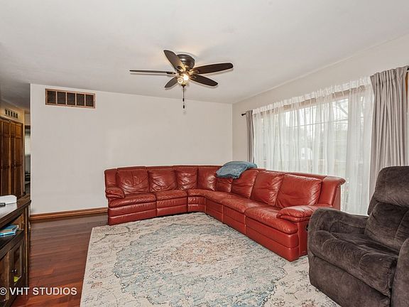 5th image of 695 Woodlawn St