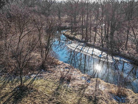 3rd image of 2327 Jefferson Rd