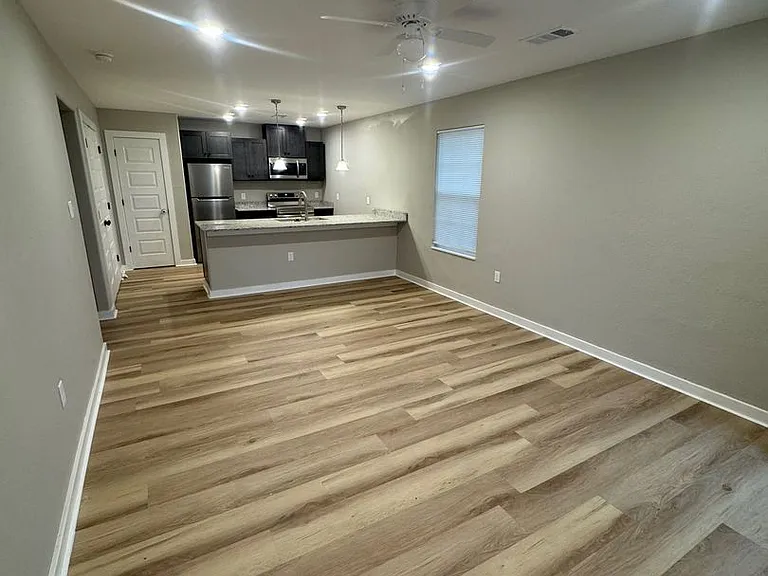 3802 Hollis Dr — Photo 3
