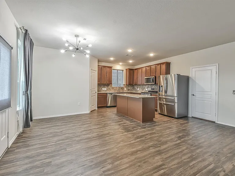 5047 Royal Amber Ln — Photo 10