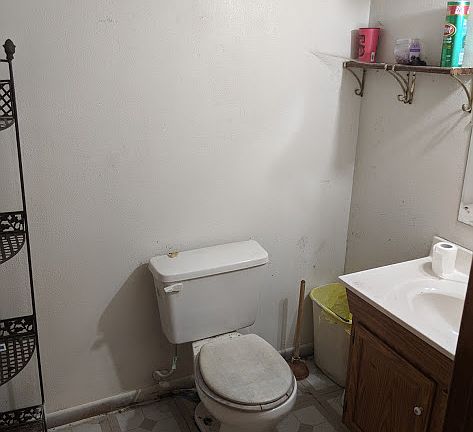 4th image of 3200 Grand Ave