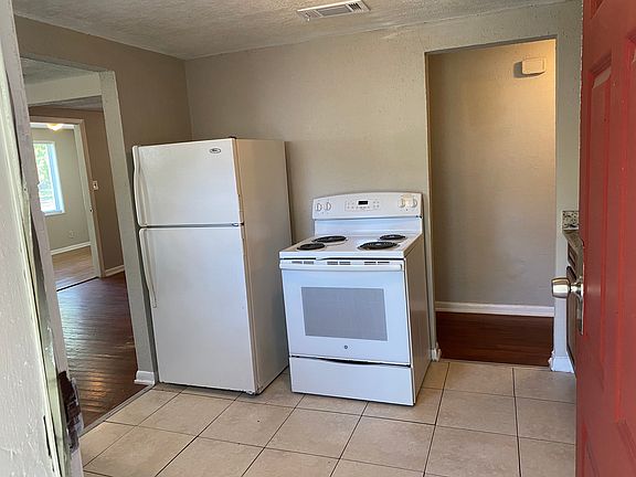 3rd image of 1523 W 29th St