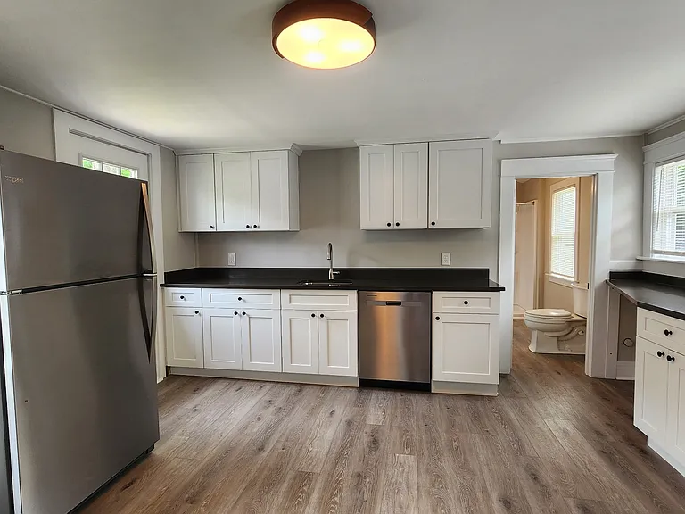 20 Nelson St #2 — Photo 3